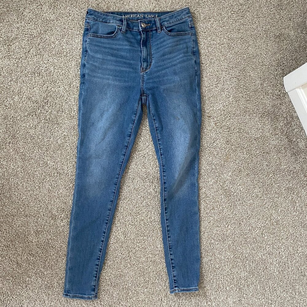 American Eagle Extra High waisted Jeans Size 6